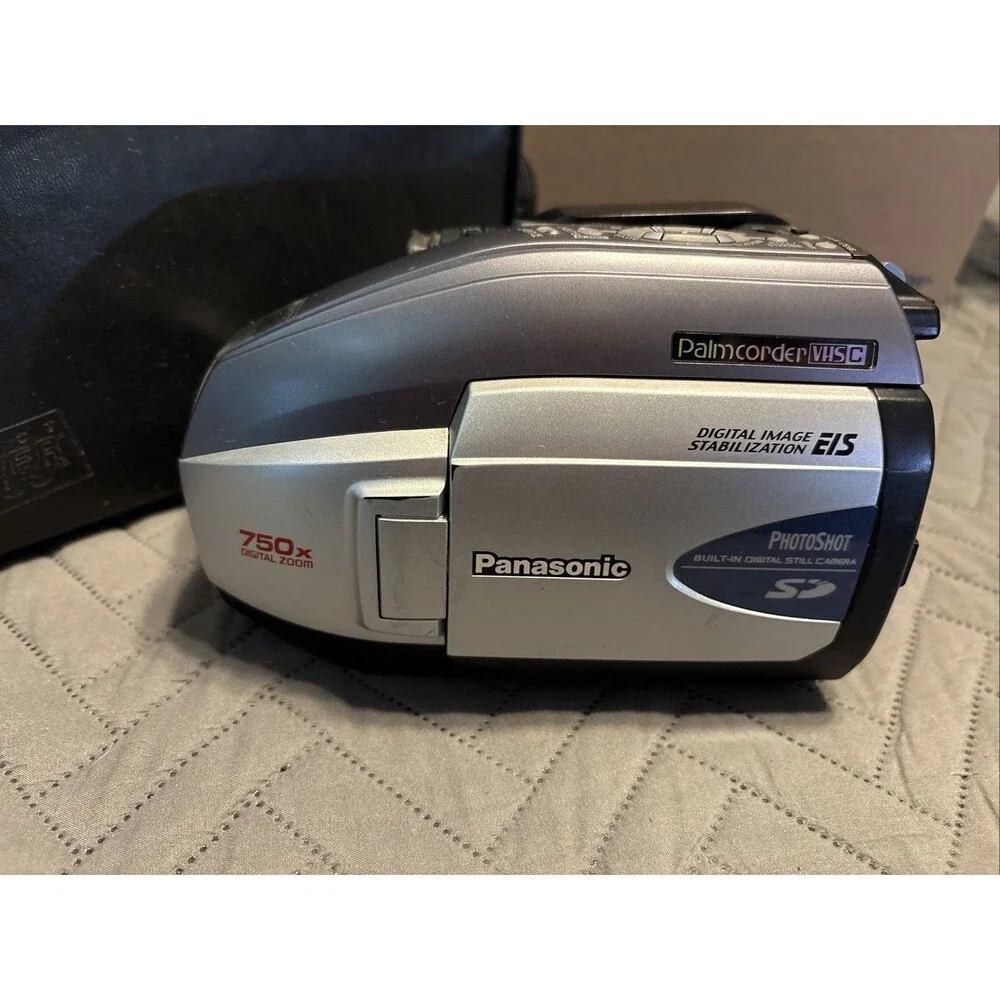 Panasonic Palmcorder PV-L452D VHS-C Tape Camcorder with Case UNTESTED